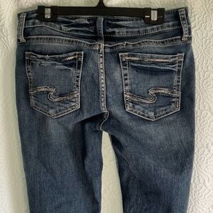 Silver Jeans ELYSE CAPRI distressed